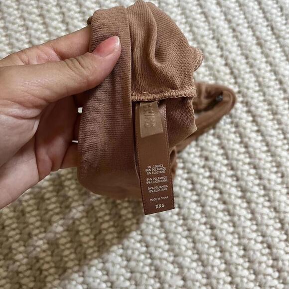 Skims Summer Mesh Scoop Bralette - Picture 2 of 2